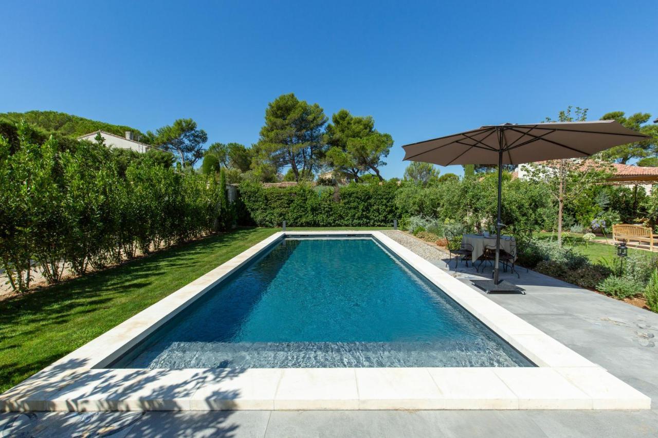 Le Mas Des Fees Otel Eygalières Dış mekan fotoğraf