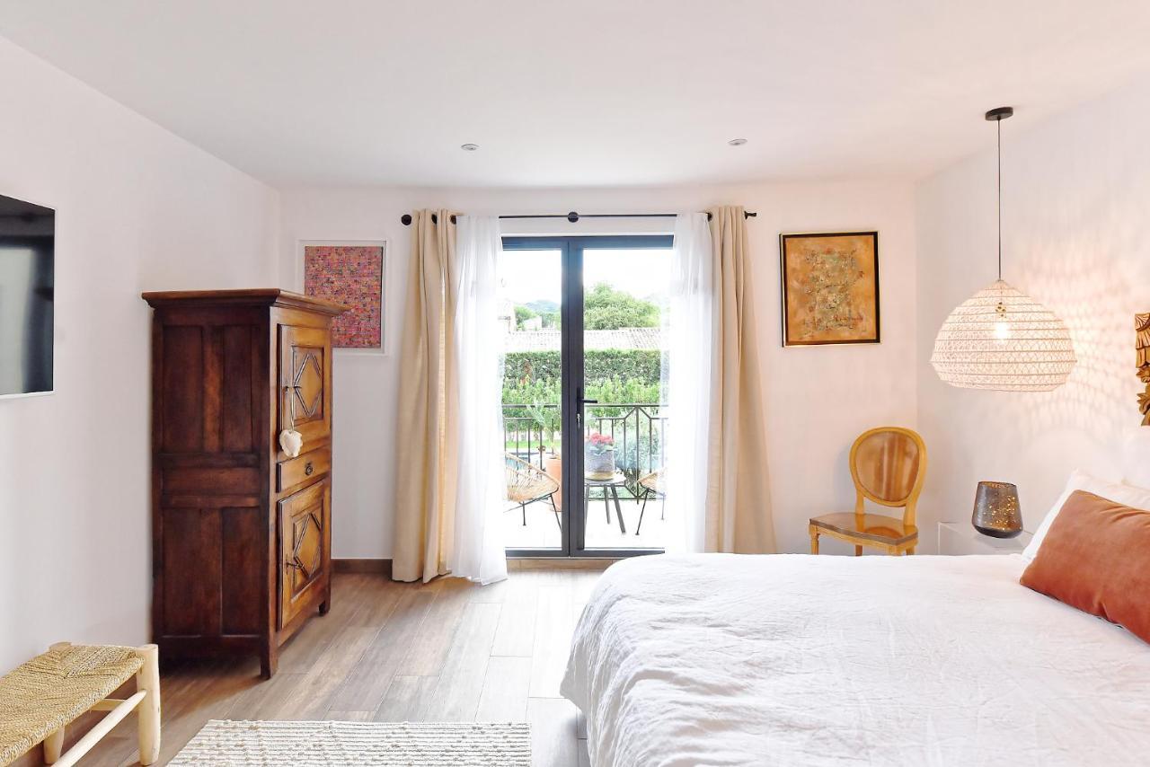 Le Mas Des Fees Otel Eygalières Dış mekan fotoğraf
