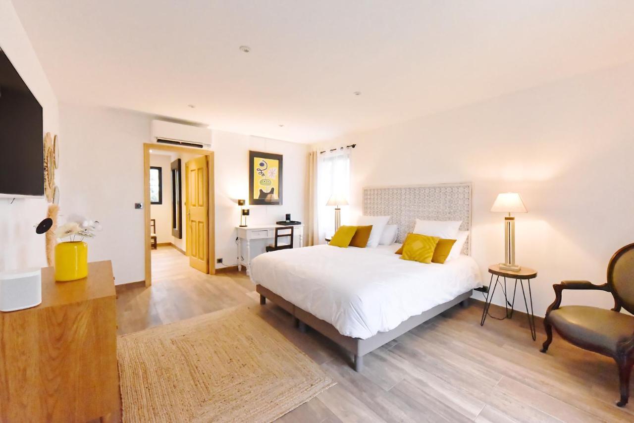 Le Mas Des Fees Otel Eygalières Dış mekan fotoğraf